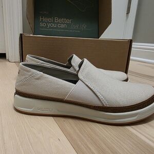 KURU Cloud Womens Loafers - Cream and Brown